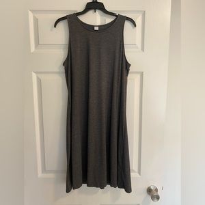 Old Navy sleeveless grey dress. Size large.